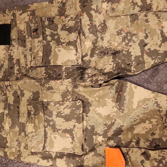 THRT Camouflage Cargo Pants with Orange Accent - Picture 7 of 9